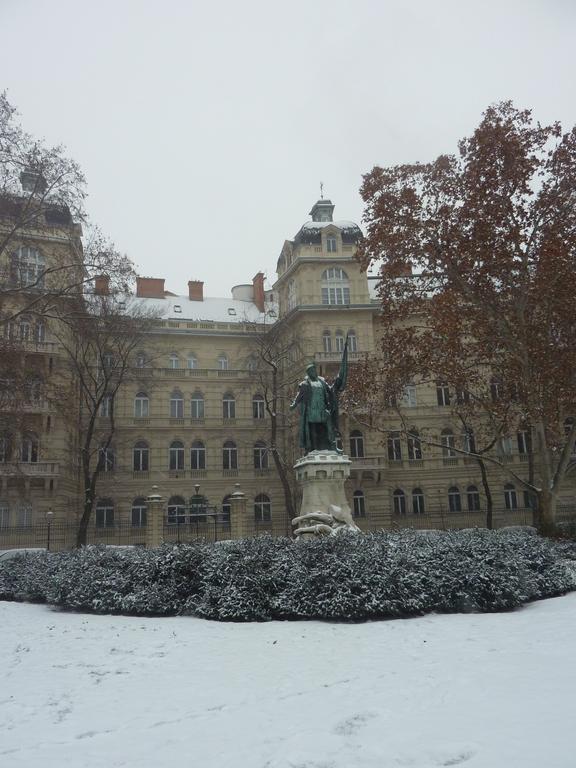 Flat On Andrassy Avenue Apartment Budapest Bagian luar foto