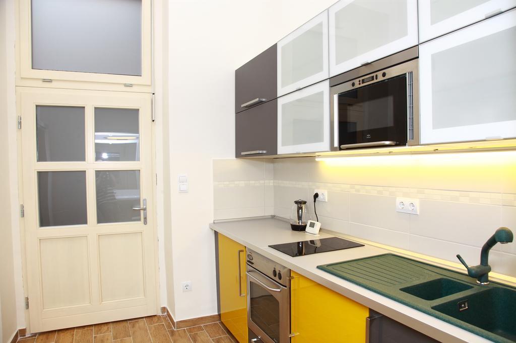 Flat On Andrassy Avenue Apartment Budapest Bagian luar foto