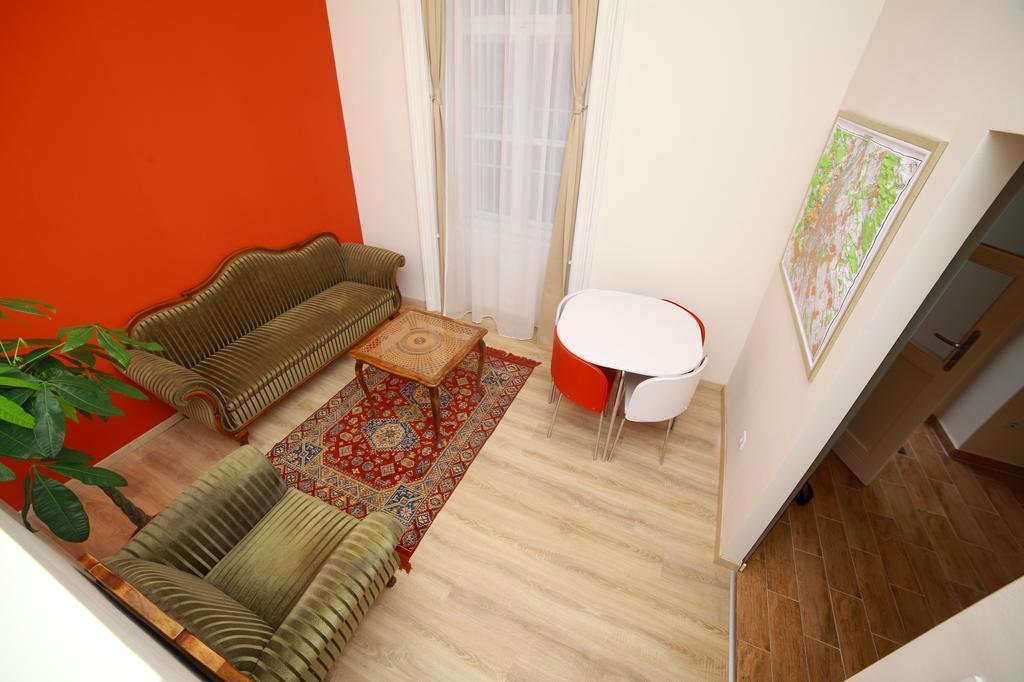 Flat On Andrassy Avenue Apartment Budapest Bagian luar foto